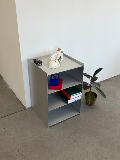 Modular metal shelf with compartments