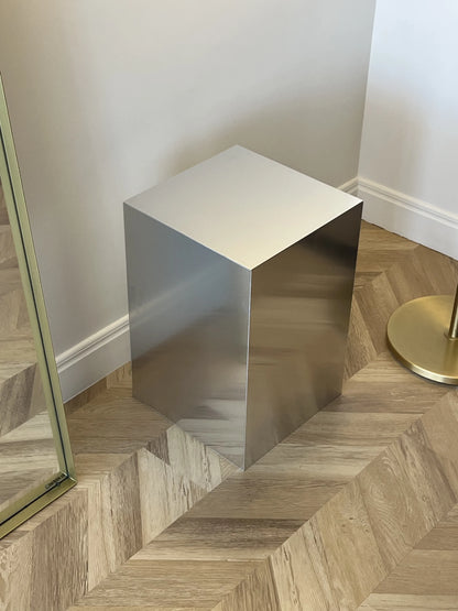 Standard Aluminum Cube Stand