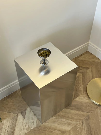 Medium Aluminum Cube Stand