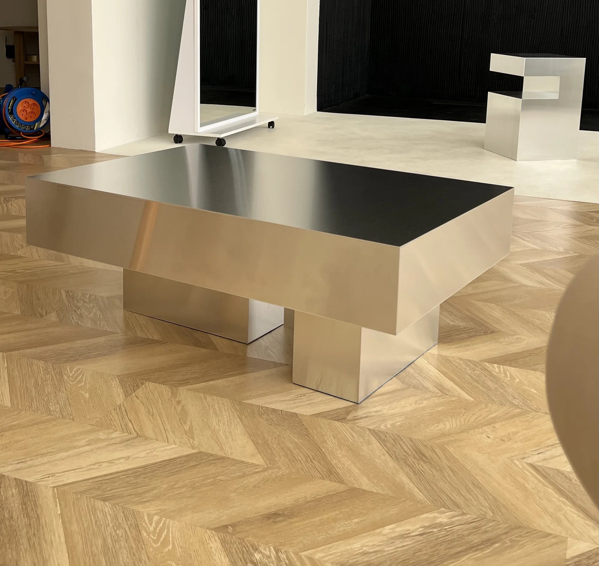 Aluminum Forma Coffee Table